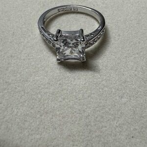 Elegant Silver Ring with Clear Stone size 7 3/4